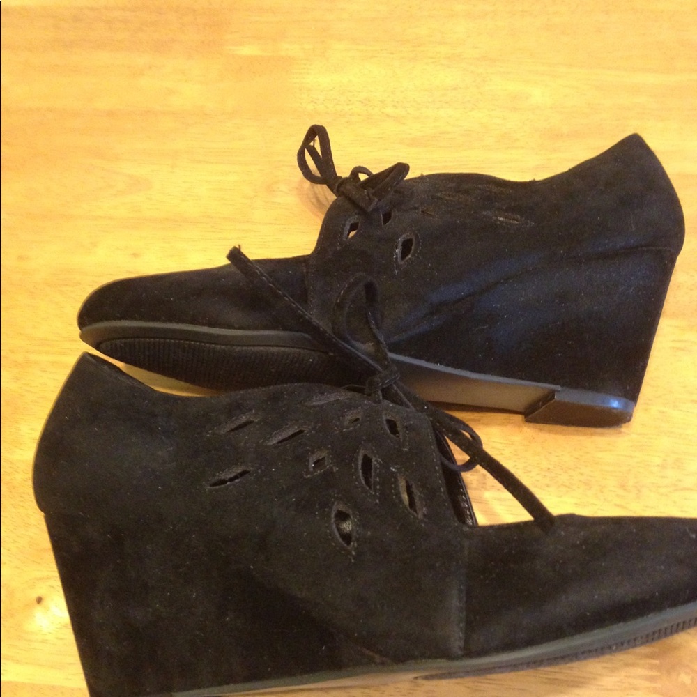 Apostrophe Black Women's Shoes - Picture 2 of 4